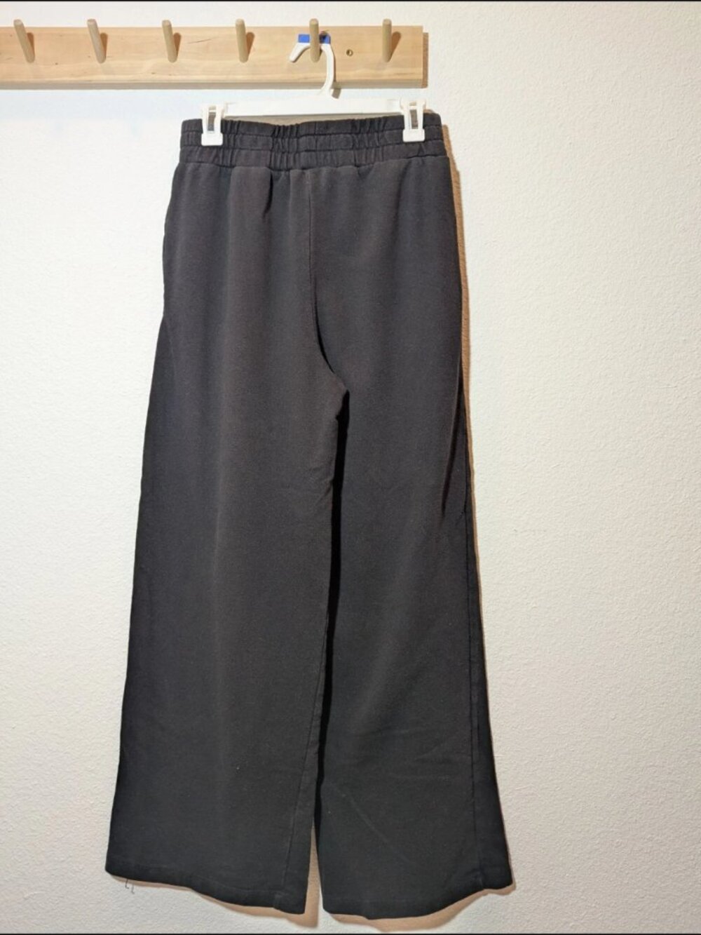 2 pairs of cotton blend wide leg sweatpants - Picture 8 of 12